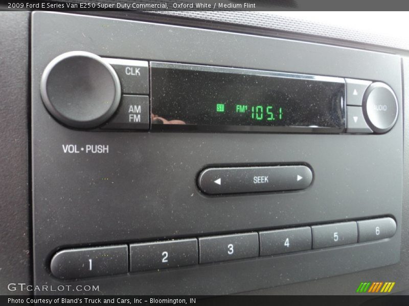 Oxford White / Medium Flint 2009 Ford E Series Van E250 Super Duty Commercial