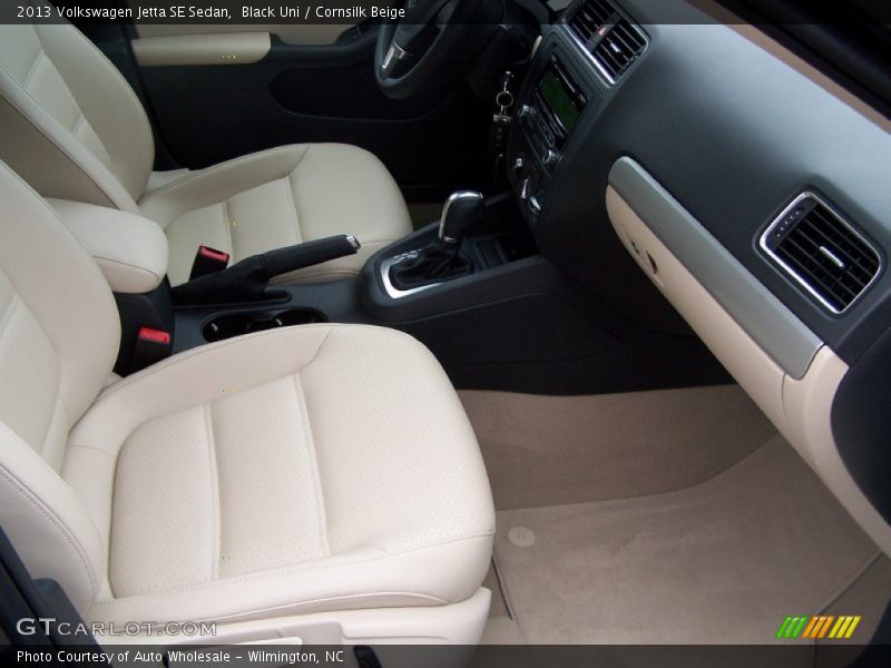 Black Uni / Cornsilk Beige 2013 Volkswagen Jetta SE Sedan