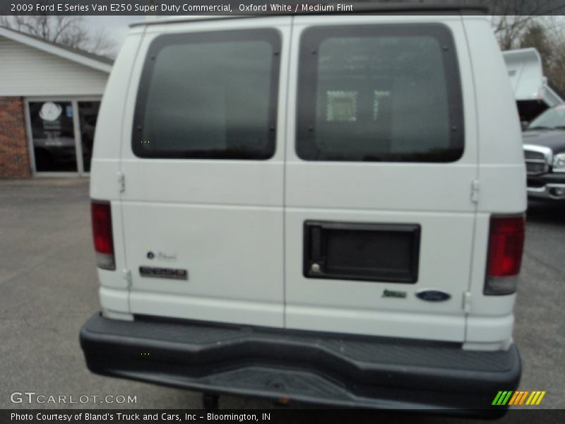 Oxford White / Medium Flint 2009 Ford E Series Van E250 Super Duty Commercial