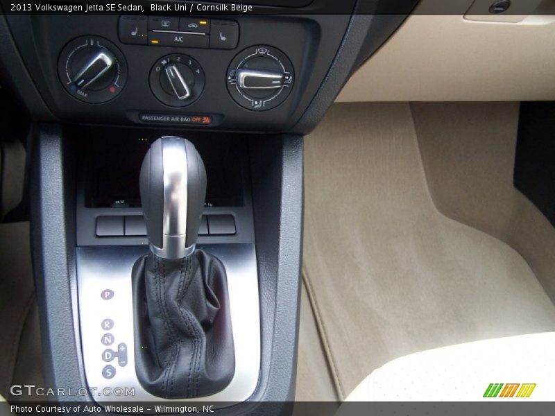 Black Uni / Cornsilk Beige 2013 Volkswagen Jetta SE Sedan