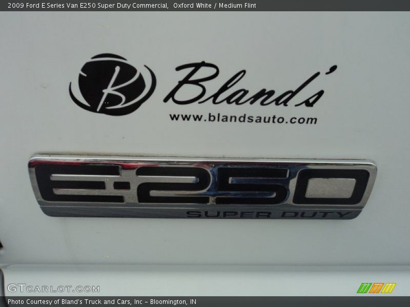 Oxford White / Medium Flint 2009 Ford E Series Van E250 Super Duty Commercial