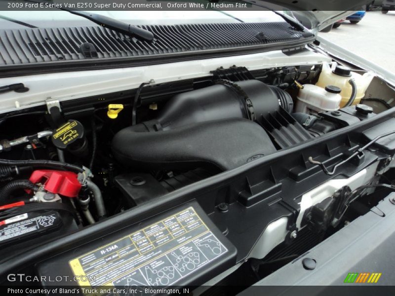 Oxford White / Medium Flint 2009 Ford E Series Van E250 Super Duty Commercial