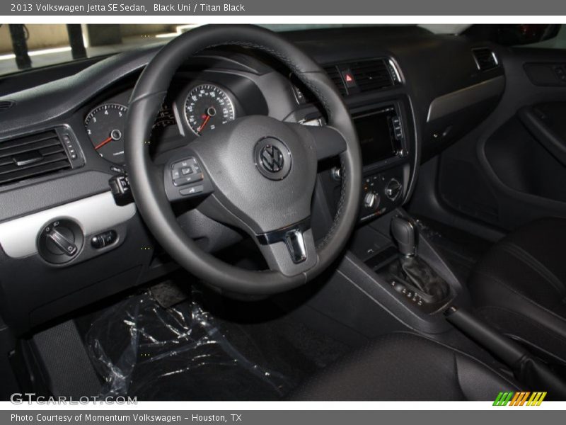 Black Uni / Titan Black 2013 Volkswagen Jetta SE Sedan