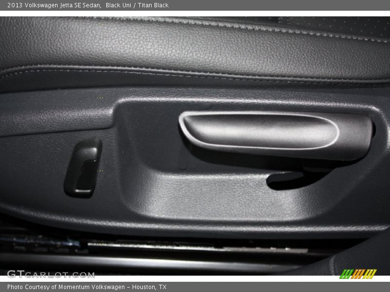 Black Uni / Titan Black 2013 Volkswagen Jetta SE Sedan