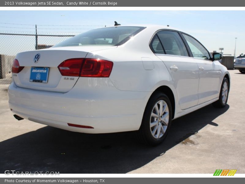 Candy White / Cornsilk Beige 2013 Volkswagen Jetta SE Sedan