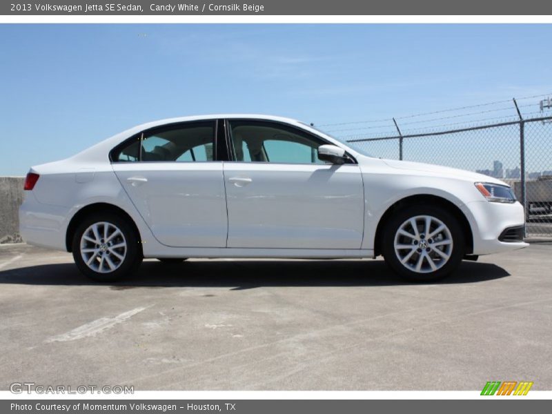 Candy White / Cornsilk Beige 2013 Volkswagen Jetta SE Sedan