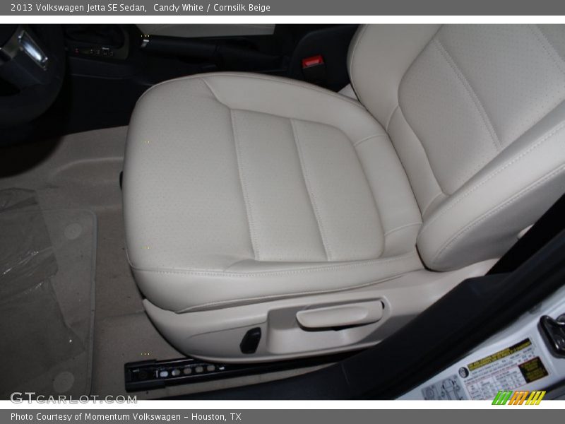 Candy White / Cornsilk Beige 2013 Volkswagen Jetta SE Sedan