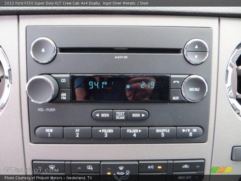 Controls of 2013 F350 Super Duty XLT Crew Cab 4x4 Dually