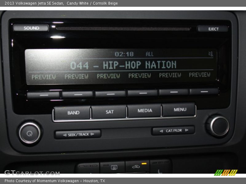 Candy White / Cornsilk Beige 2013 Volkswagen Jetta SE Sedan