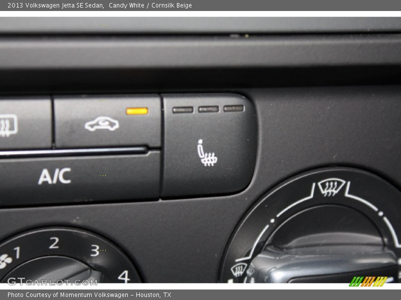 Candy White / Cornsilk Beige 2013 Volkswagen Jetta SE Sedan