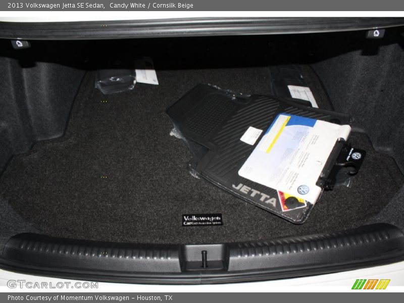 Candy White / Cornsilk Beige 2013 Volkswagen Jetta SE Sedan