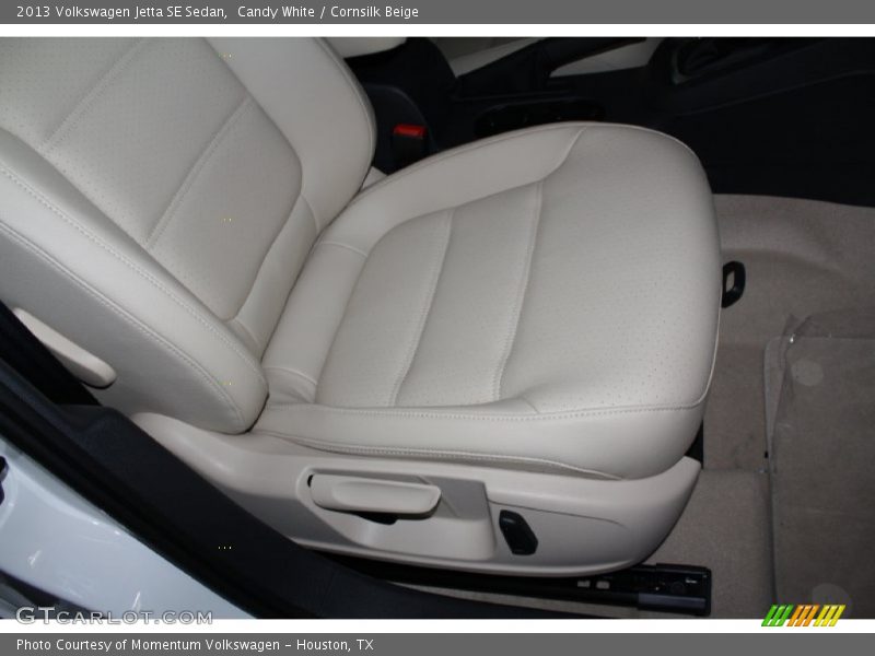 Candy White / Cornsilk Beige 2013 Volkswagen Jetta SE Sedan