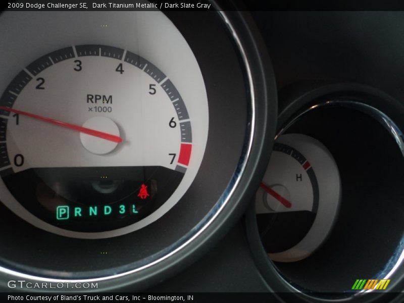 Dark Titanium Metallic / Dark Slate Gray 2009 Dodge Challenger SE