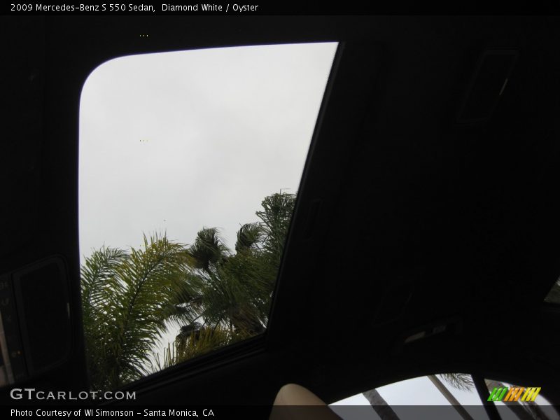 Diamond White / Oyster 2009 Mercedes-Benz S 550 Sedan