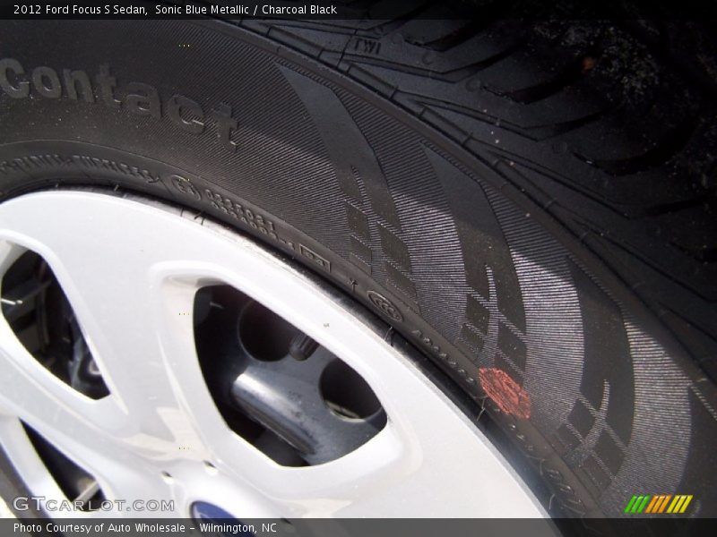 Sonic Blue Metallic / Charcoal Black 2012 Ford Focus S Sedan