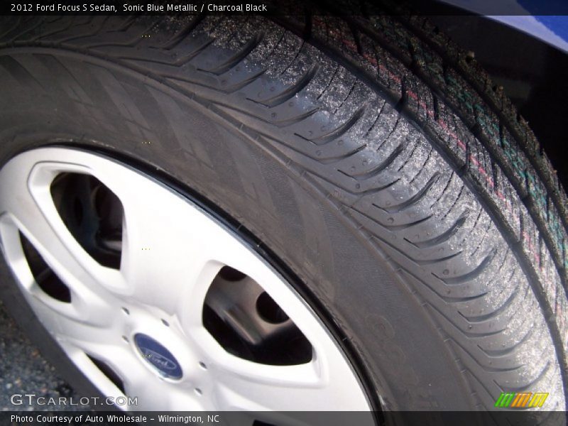 Sonic Blue Metallic / Charcoal Black 2012 Ford Focus S Sedan