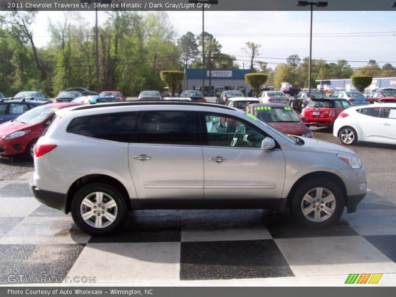 Silver Ice Metallic / Dark Gray/Light Gray 2011 Chevrolet Traverse LT