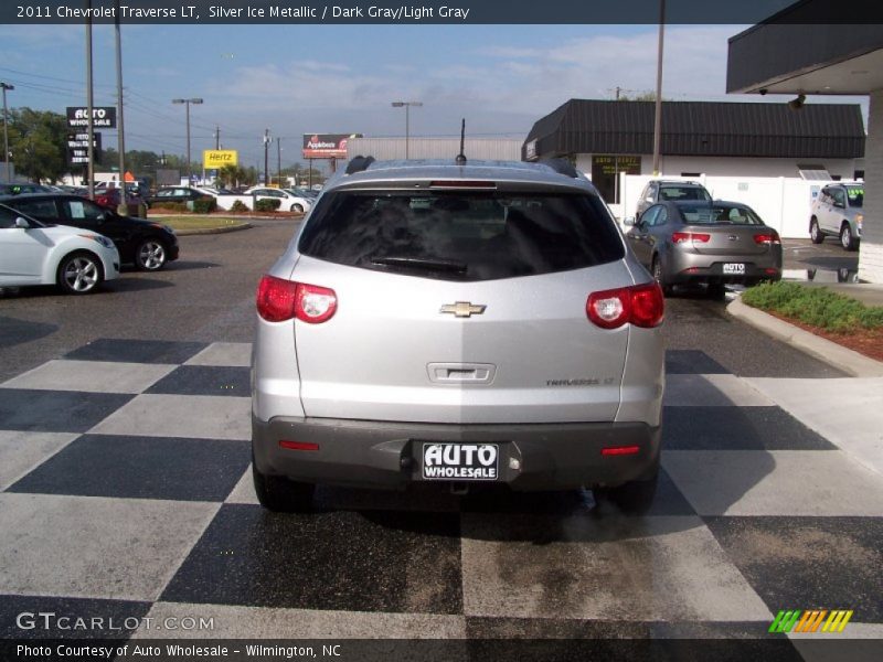 Silver Ice Metallic / Dark Gray/Light Gray 2011 Chevrolet Traverse LT