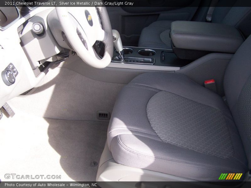 Silver Ice Metallic / Dark Gray/Light Gray 2011 Chevrolet Traverse LT