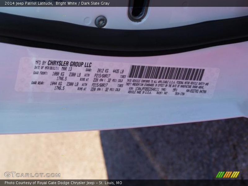 Bright White / Dark Slate Gray 2014 Jeep Patriot Latitude