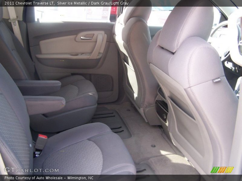 Silver Ice Metallic / Dark Gray/Light Gray 2011 Chevrolet Traverse LT