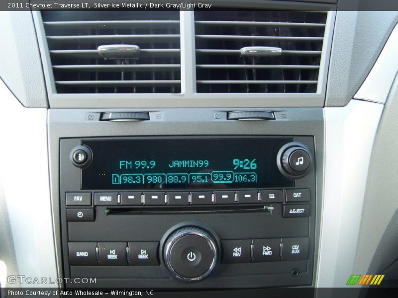 Silver Ice Metallic / Dark Gray/Light Gray 2011 Chevrolet Traverse LT