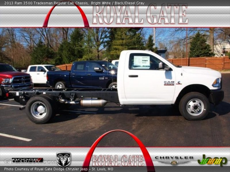 Bright White / Black/Diesel Gray 2013 Ram 3500 Tradesman Regular Cab Chassis
