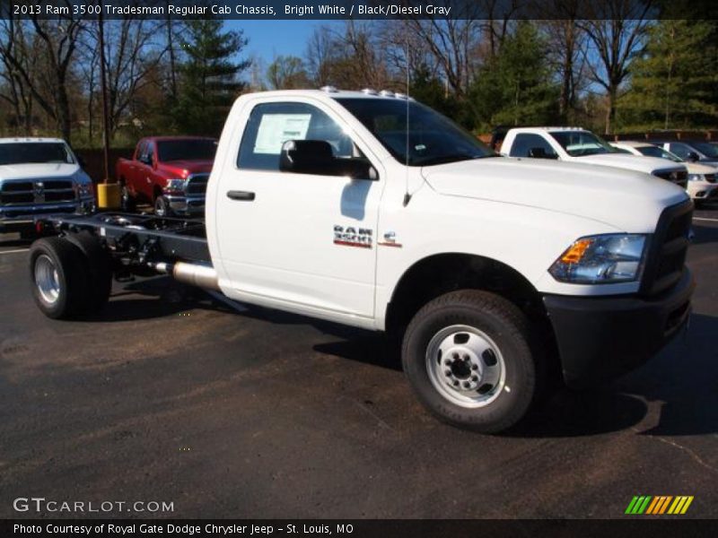 Bright White / Black/Diesel Gray 2013 Ram 3500 Tradesman Regular Cab Chassis