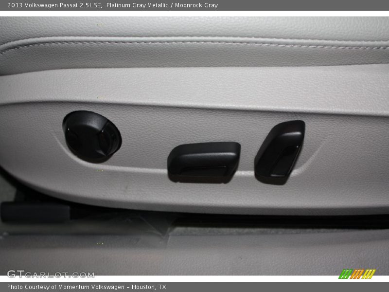 Platinum Gray Metallic / Moonrock Gray 2013 Volkswagen Passat 2.5L SE