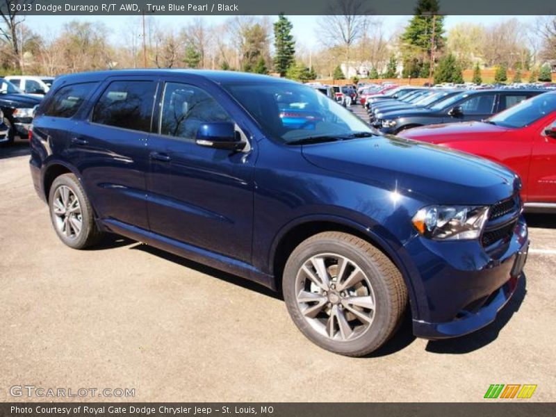 Front 3/4 View of 2013 Durango R/T AWD