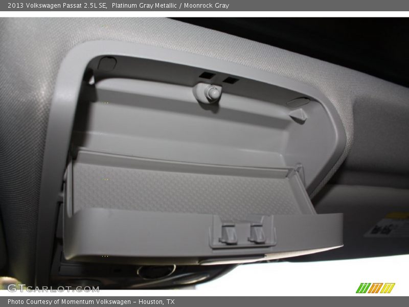 Platinum Gray Metallic / Moonrock Gray 2013 Volkswagen Passat 2.5L SE
