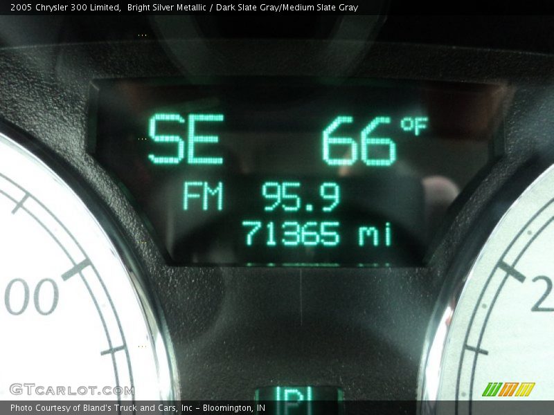 Bright Silver Metallic / Dark Slate Gray/Medium Slate Gray 2005 Chrysler 300 Limited