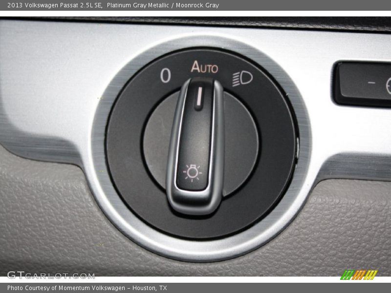Platinum Gray Metallic / Moonrock Gray 2013 Volkswagen Passat 2.5L SE
