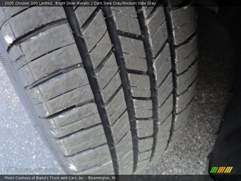Bright Silver Metallic / Dark Slate Gray/Medium Slate Gray 2005 Chrysler 300 Limited