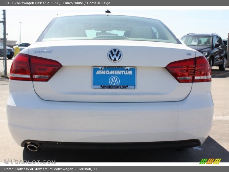 Candy White / Cornsilk Beige 2013 Volkswagen Passat 2.5L SE