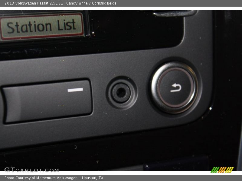 Candy White / Cornsilk Beige 2013 Volkswagen Passat 2.5L SE