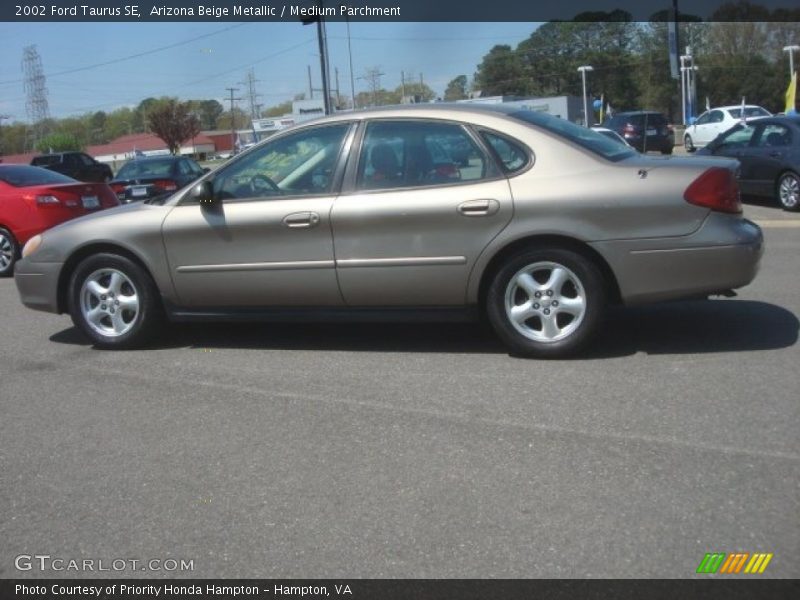 Arizona Beige Metallic / Medium Parchment 2002 Ford Taurus SE