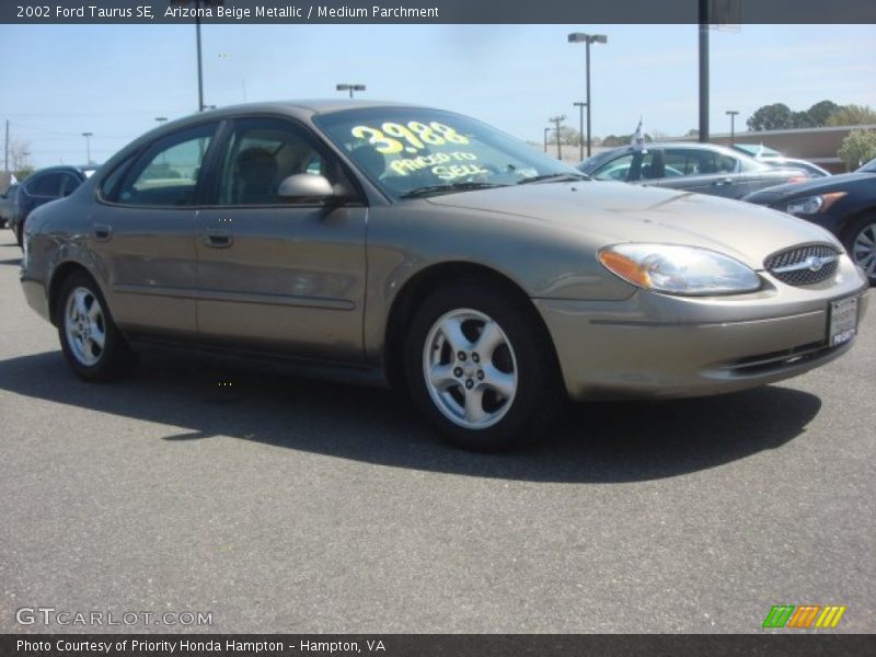 Arizona Beige Metallic / Medium Parchment 2002 Ford Taurus SE
