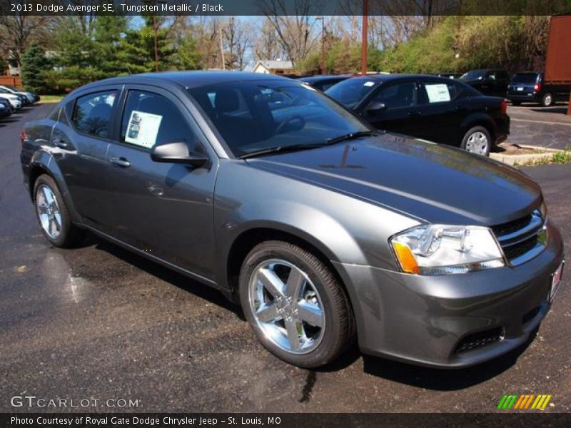 Tungsten Metallic / Black 2013 Dodge Avenger SE