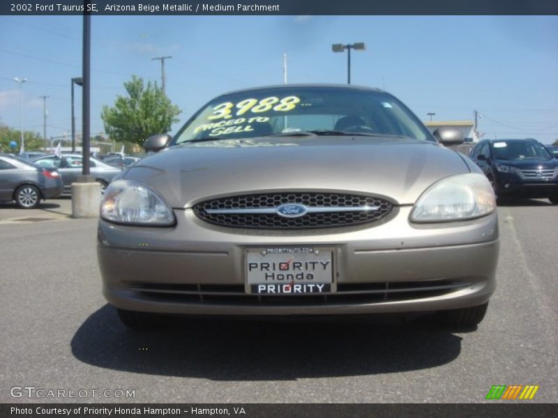 Arizona Beige Metallic / Medium Parchment 2002 Ford Taurus SE