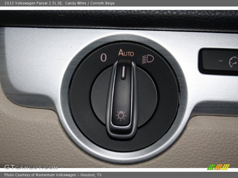 Candy White / Cornsilk Beige 2013 Volkswagen Passat 2.5L SE