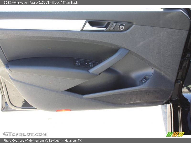Black / Titan Black 2013 Volkswagen Passat 2.5L SE