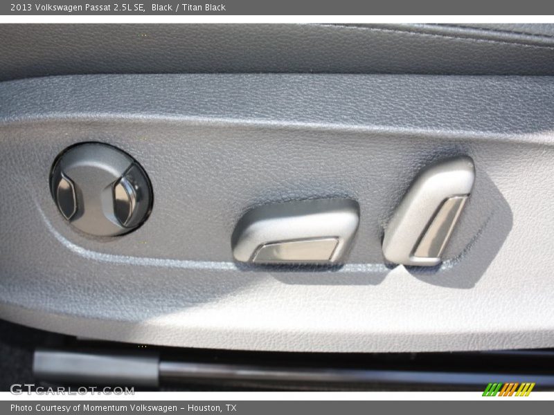 Black / Titan Black 2013 Volkswagen Passat 2.5L SE