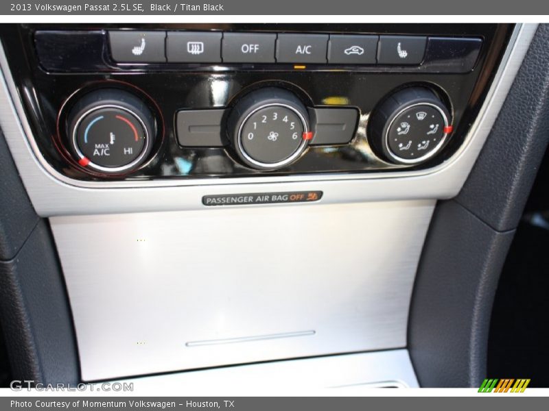 Black / Titan Black 2013 Volkswagen Passat 2.5L SE