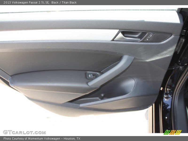 Black / Titan Black 2013 Volkswagen Passat 2.5L SE