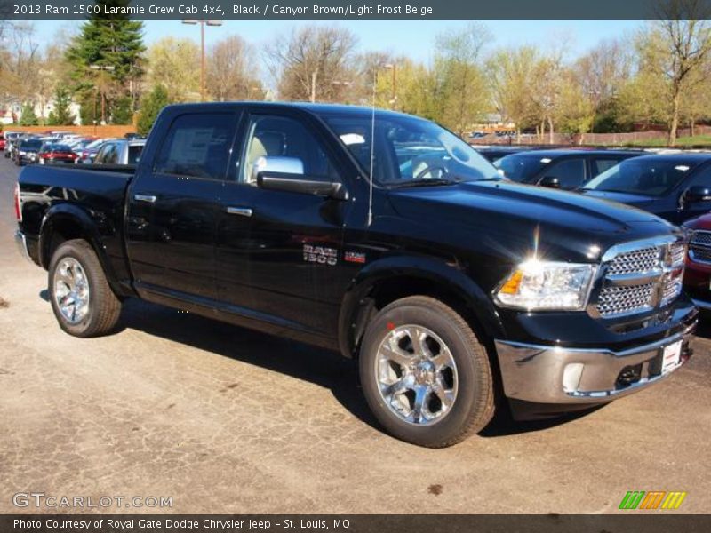 Front 3/4 View of 2013 1500 Laramie Crew Cab 4x4