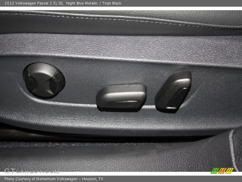 Night Blue Metallic / Titan Black 2013 Volkswagen Passat 2.5L SE