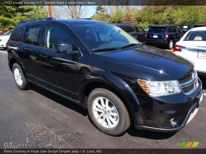 Front 3/4 View of 2013 Journey SXT