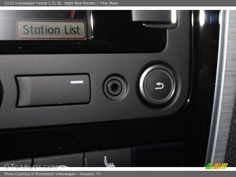 Night Blue Metallic / Titan Black 2013 Volkswagen Passat 2.5L SE