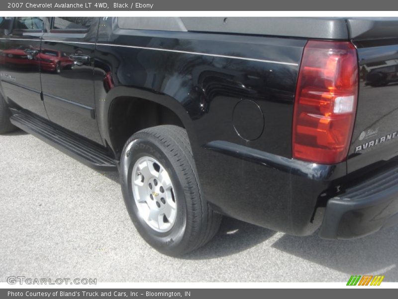 Black / Ebony 2007 Chevrolet Avalanche LT 4WD